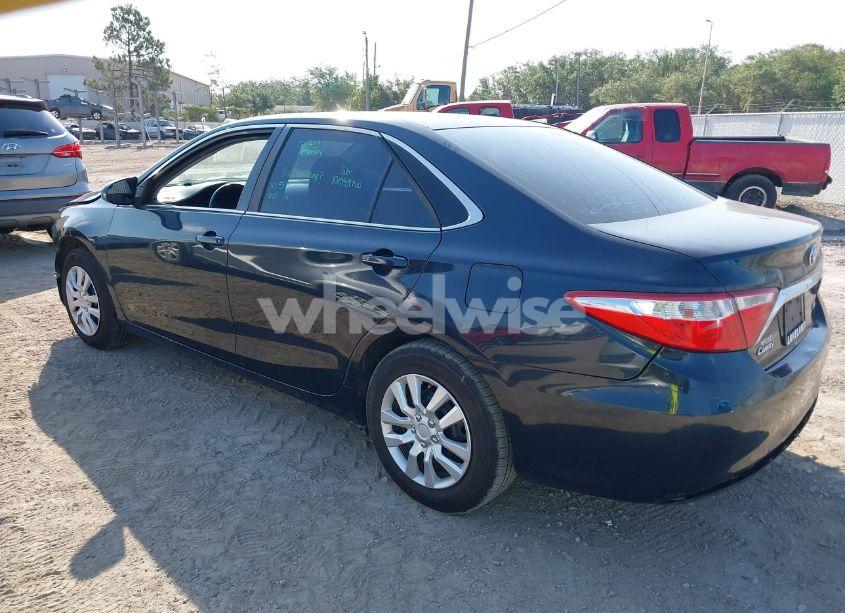 Photo 3 of 2015 Toyota Camry LE (VIN 4T1BF1FK5FU923836)