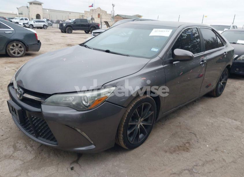 Photo 2 of 2015 Toyota Camry XSE (VIN 4T1BF1FK5FU924937)