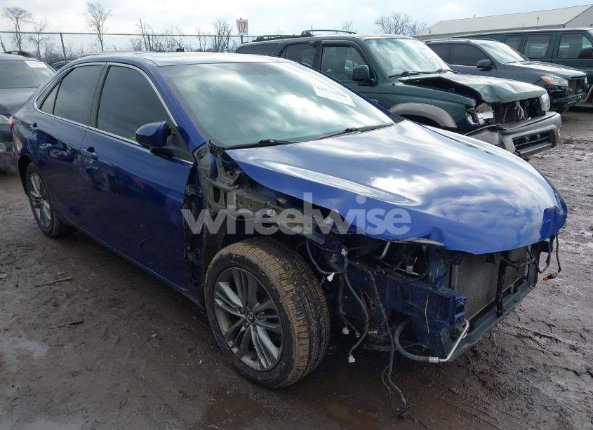 2015 Toyota Camry SE (VIN 4T1BF1FK5FU929166) main photo