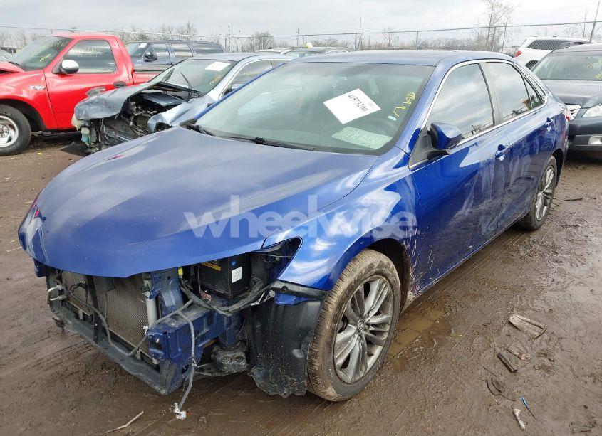 Photo 2 of 2015 Toyota Camry SE (VIN 4T1BF1FK5FU929166)