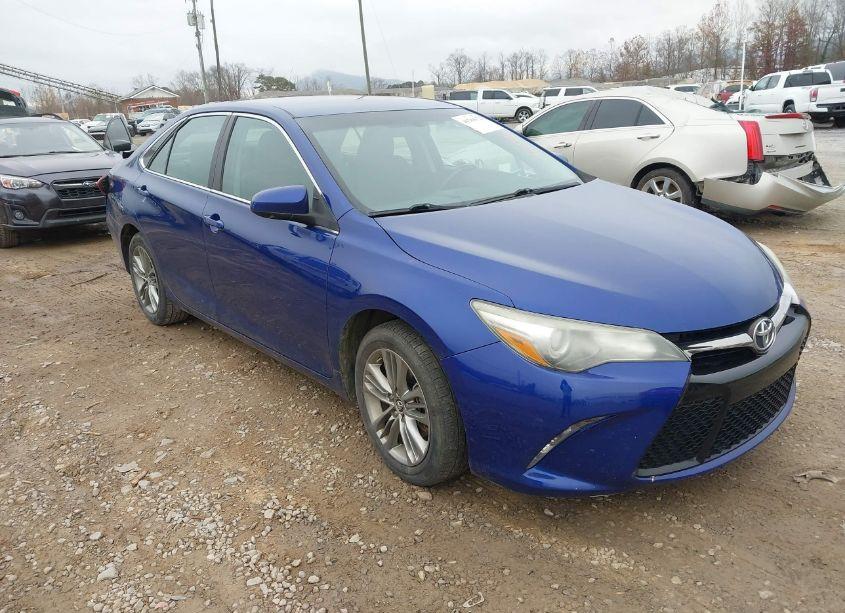 2015 Toyota Camry SE (VIN 4T1BF1FK5FU956237) main photo