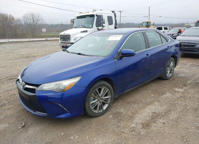 Photo 2 of 2015 Toyota Camry SE (VIN 4T1BF1FK5FU956237)