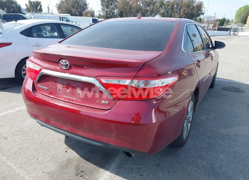 Photo 4 of 2015 Toyota Camry SE (VIN 4T1BF1FK5FU956903)