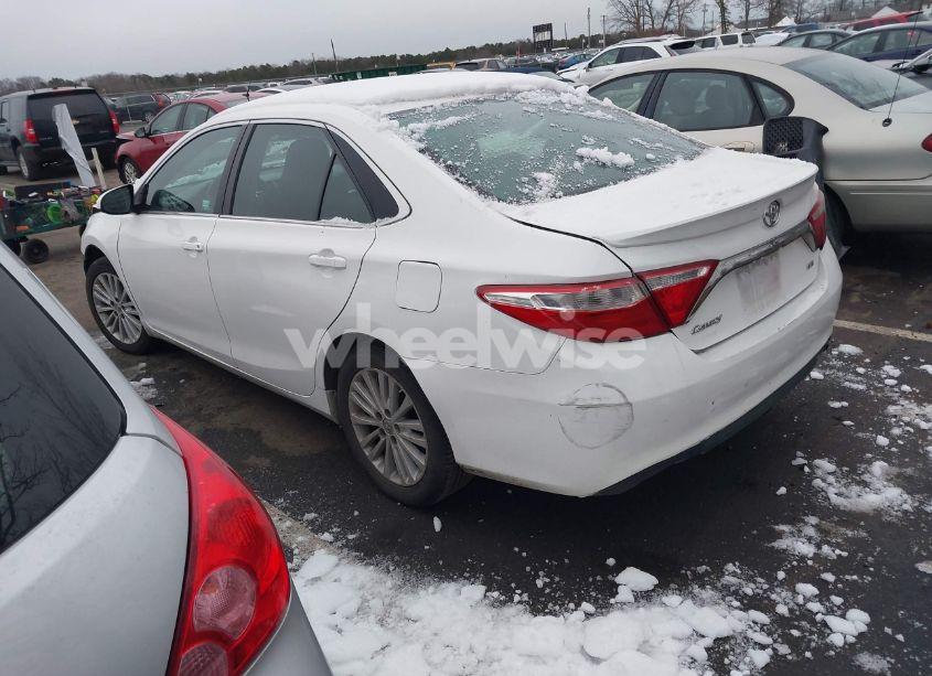 Photo 3 of 2015 Toyota Camry SE (VIN 4T1BF1FK5FU961194)