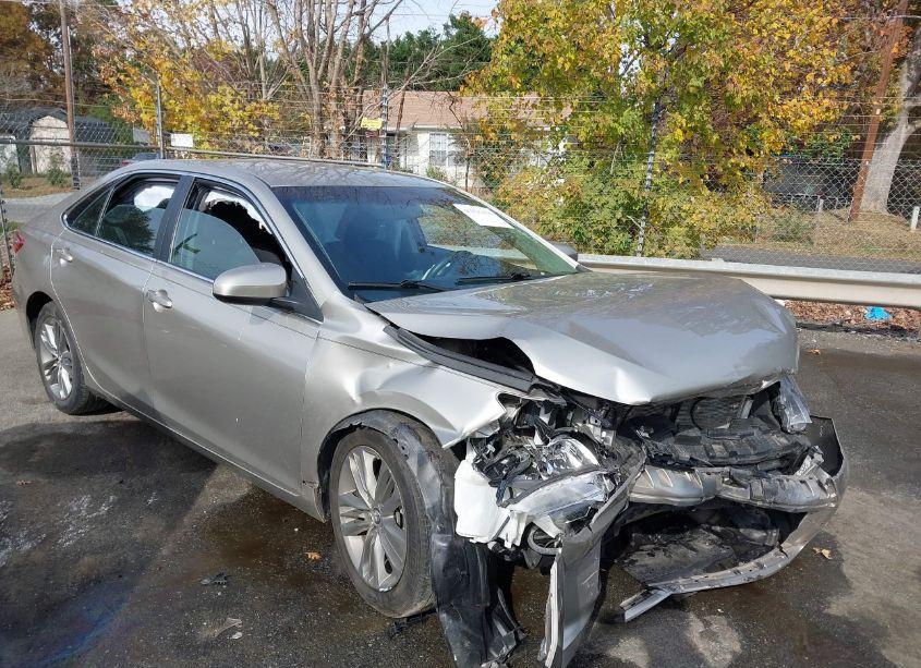 2015 Toyota Camry SE (VIN 4T1BF1FK5FU984846) main photo