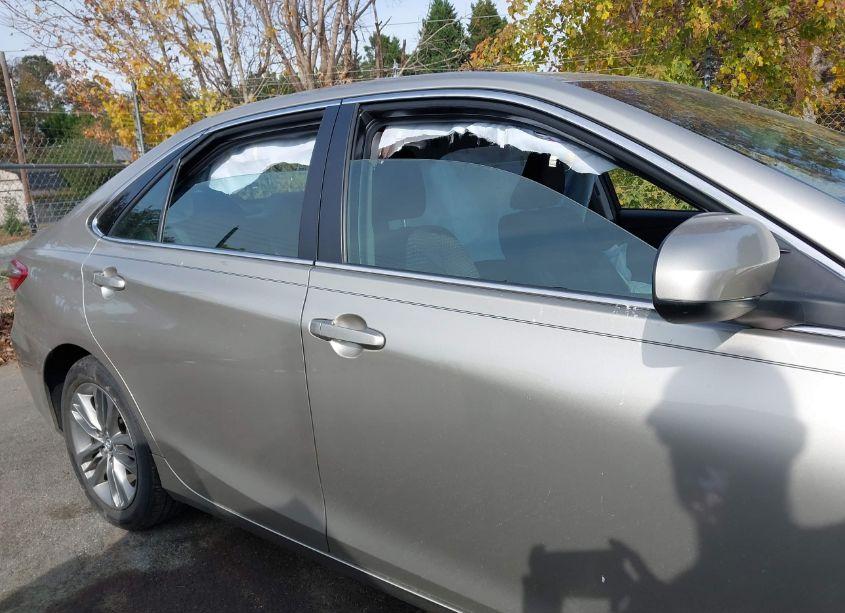 Photo 13 of 2015 Toyota Camry SE (VIN 4T1BF1FK5FU984846)