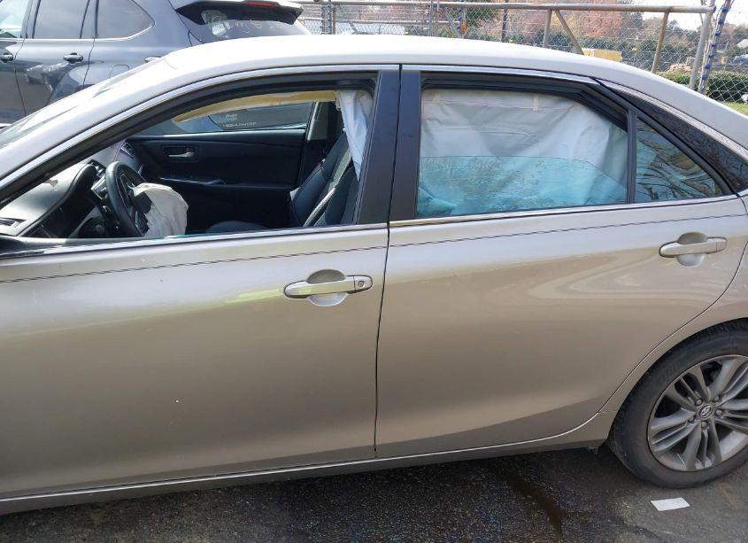 Photo 14 of 2015 Toyota Camry SE (VIN 4T1BF1FK5FU984846)