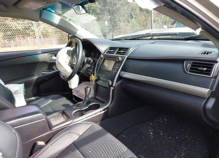 Photo 5 of 2015 Toyota Camry SE (VIN 4T1BF1FK5FU984846)
