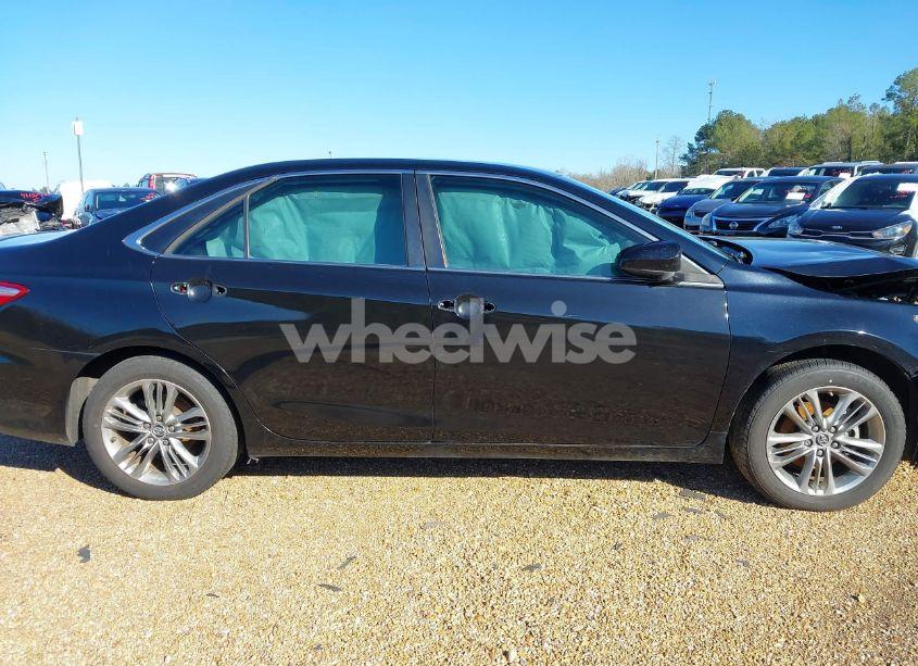 Photo 13 of 2015 Toyota Camry SE (VIN 4T1BF1FK5FU994888)