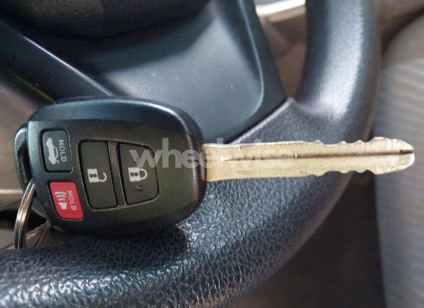 Photo 11 of 2016 Toyota Camry LE (VIN 4T1BF1FK5GU118985)