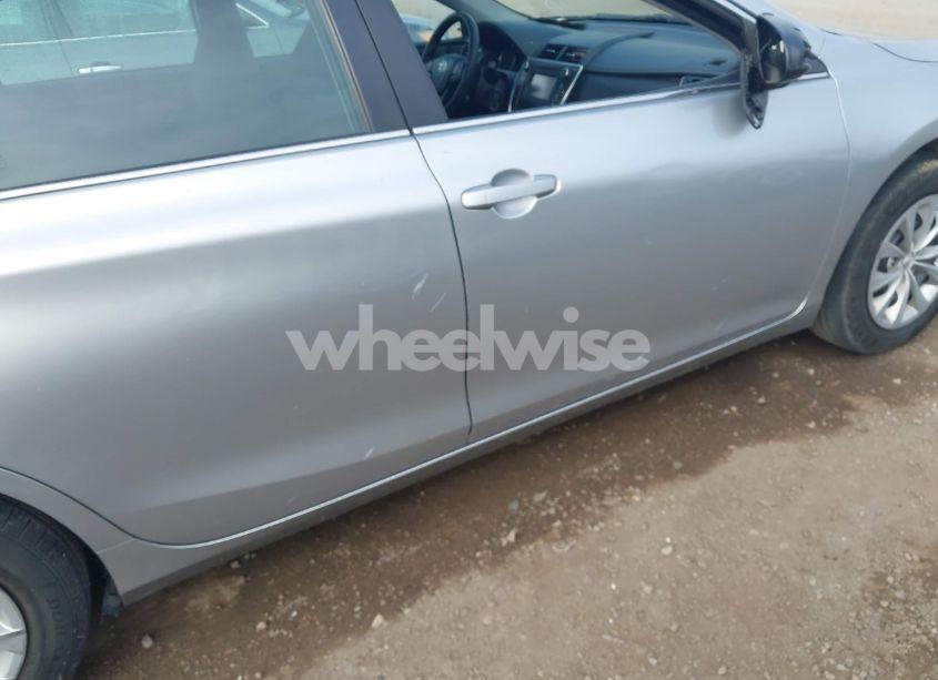 Photo 19 of 2016 Toyota Camry LE (VIN 4T1BF1FK5GU118985)