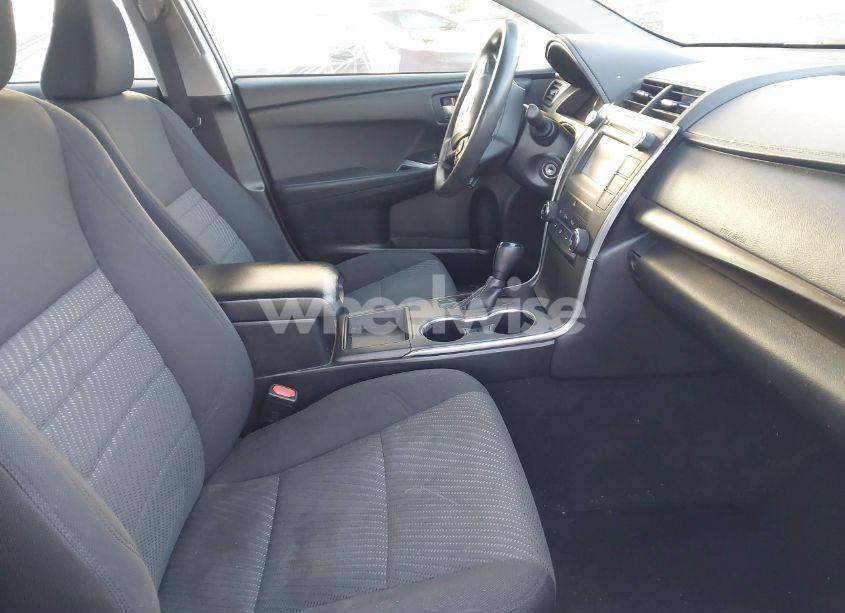 Photo 5 of 2016 Toyota Camry LE (VIN 4T1BF1FK5GU118985)