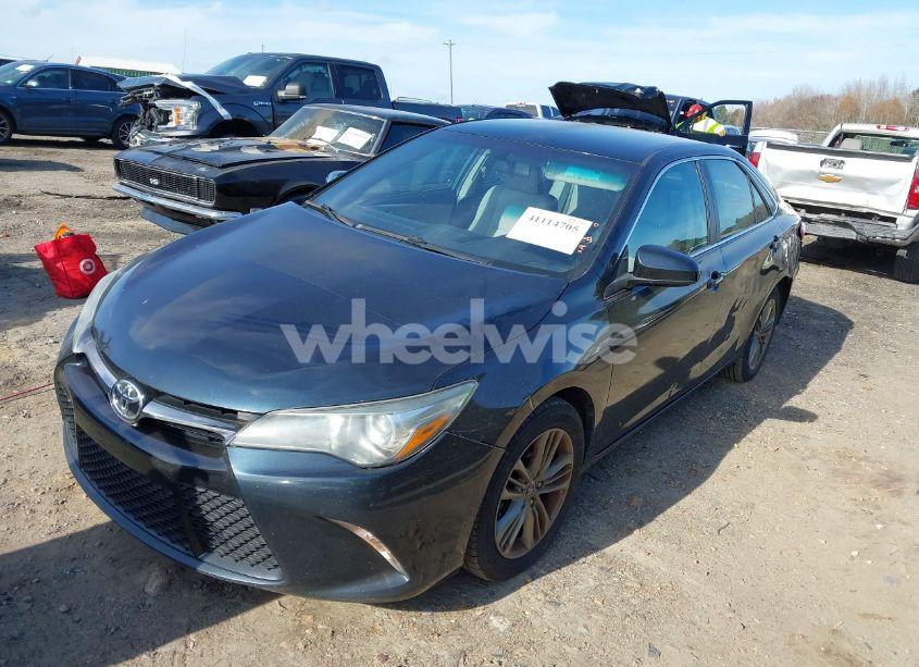 Photo 2 of 2016 Toyota Camry SE (VIN 4T1BF1FK5GU126410)