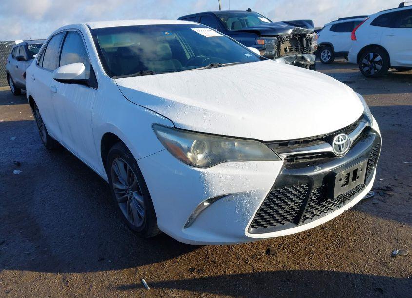 2016 Toyota Camry SE (VIN 4T1BF1FK5GU128125) main photo
