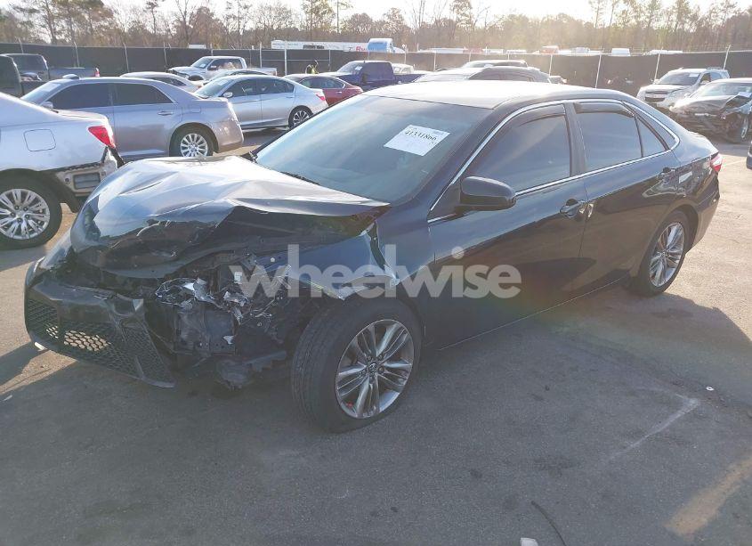 Photo 2 of 2016 Toyota Camry SE (VIN 4T1BF1FK5GU130814)