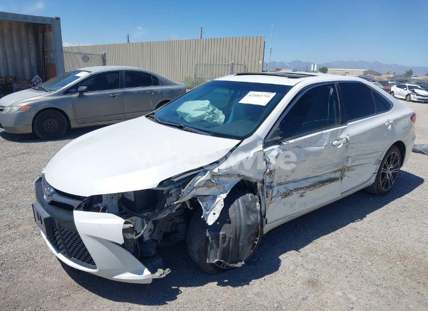 Photo 2 of 2016 Toyota Camry SE (VIN 4T1BF1FK5GU143918)