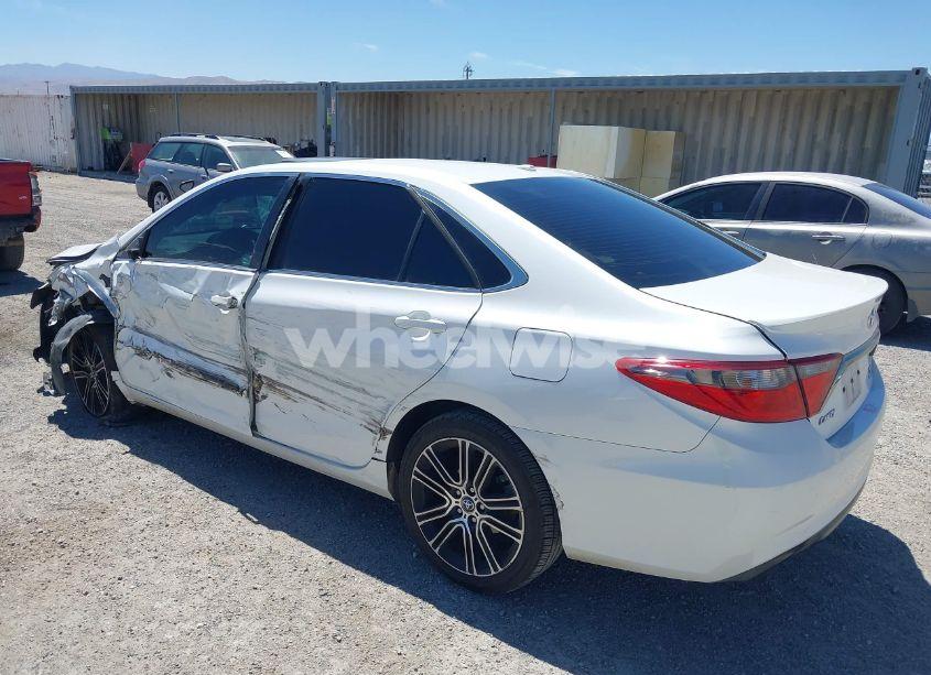 Photo 3 of 2016 Toyota Camry SE (VIN 4T1BF1FK5GU143918)
