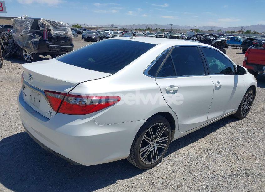 Photo 4 of 2016 Toyota Camry SE (VIN 4T1BF1FK5GU143918)