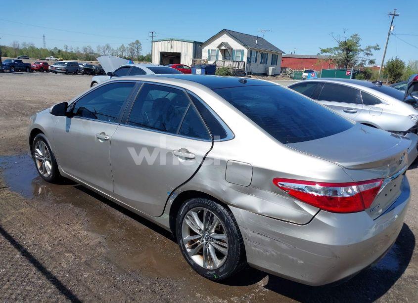 Photo 3 of 2016 Toyota Camry SE (VIN 4T1BF1FK5GU152635)