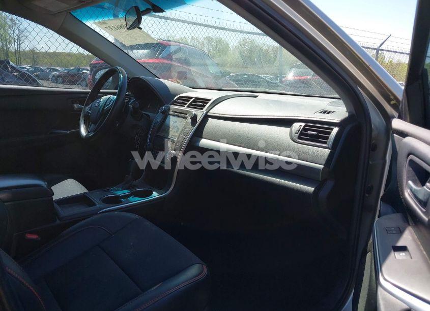 Photo 5 of 2016 Toyota Camry SE (VIN 4T1BF1FK5GU152635)