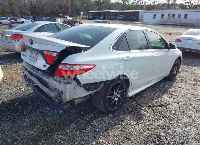 Photo 4 of 2016 Toyota Camry SE (VIN 4T1BF1FK5GU154319)
