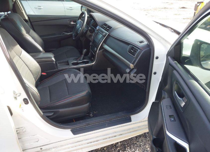 Photo 5 of 2016 Toyota Camry SE (VIN 4T1BF1FK5GU154319)