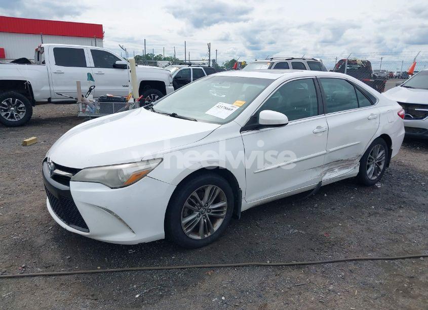 Photo 2 of 2016 Toyota Camry SE (VIN 4T1BF1FK5GU163599)