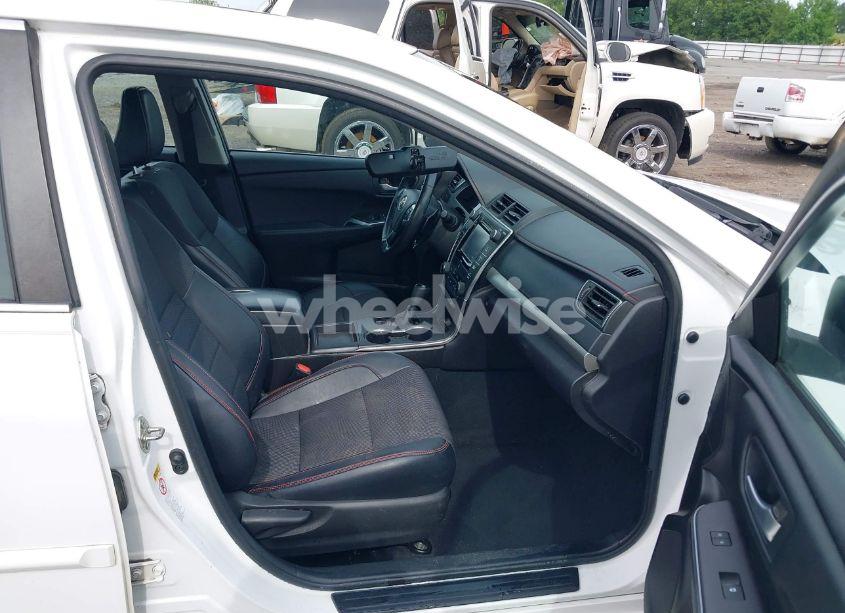 Photo 5 of 2016 Toyota Camry SE (VIN 4T1BF1FK5GU163599)