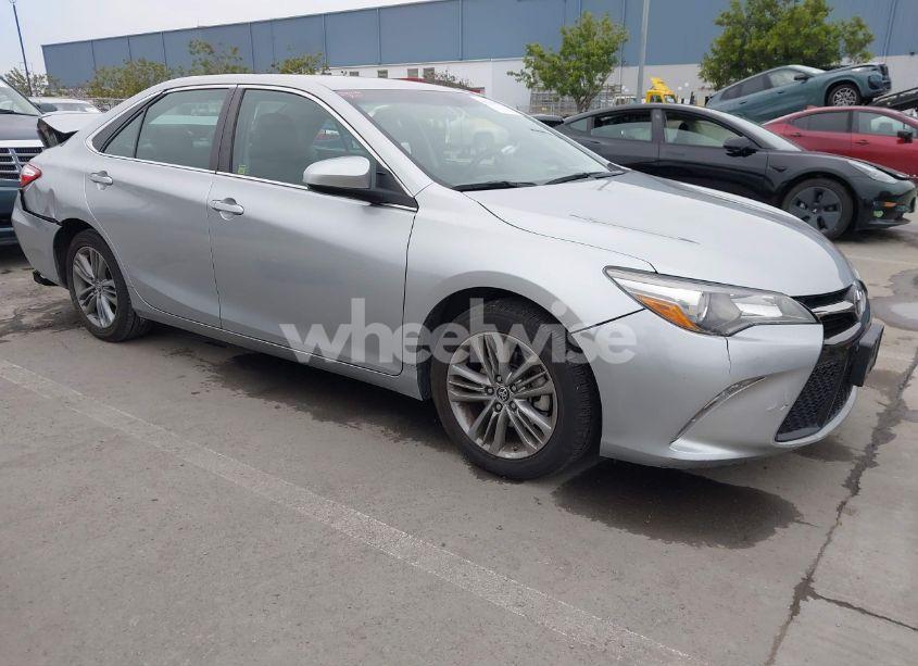 2016 Toyota Camry SE (VIN 4T1BF1FK5GU164848) main photo