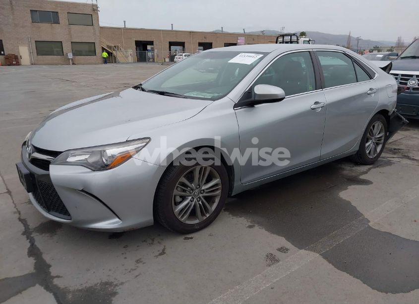 Photo 2 of 2016 Toyota Camry SE (VIN 4T1BF1FK5GU164848)