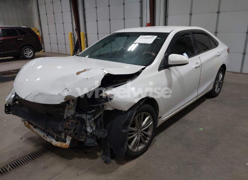 Photo 2 of 2016 Toyota Camry SE (VIN 4T1BF1FK5GU181343)
