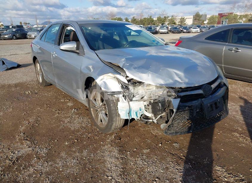 2016 Toyota Camry SE (VIN 4T1BF1FK5GU184064) main photo