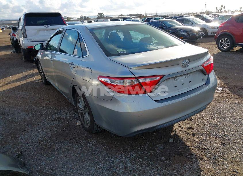Photo 3 of 2016 Toyota Camry SE (VIN 4T1BF1FK5GU184064)