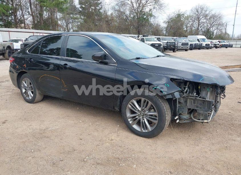 2016 Toyota Camry SE (VIN 4T1BF1FK5GU188826) main photo