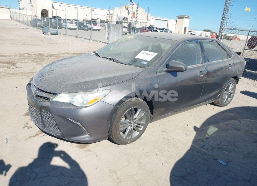 Photo 2 of 2016 Toyota Camry SE (VIN 4T1BF1FK5GU189216)