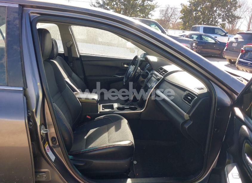 Photo 5 of 2016 Toyota Camry SE (VIN 4T1BF1FK5GU189216)