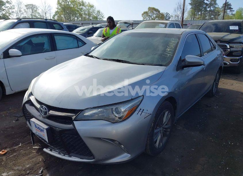 Photo 2 of 2016 Toyota Camry SE (VIN 4T1BF1FK5GU195372)