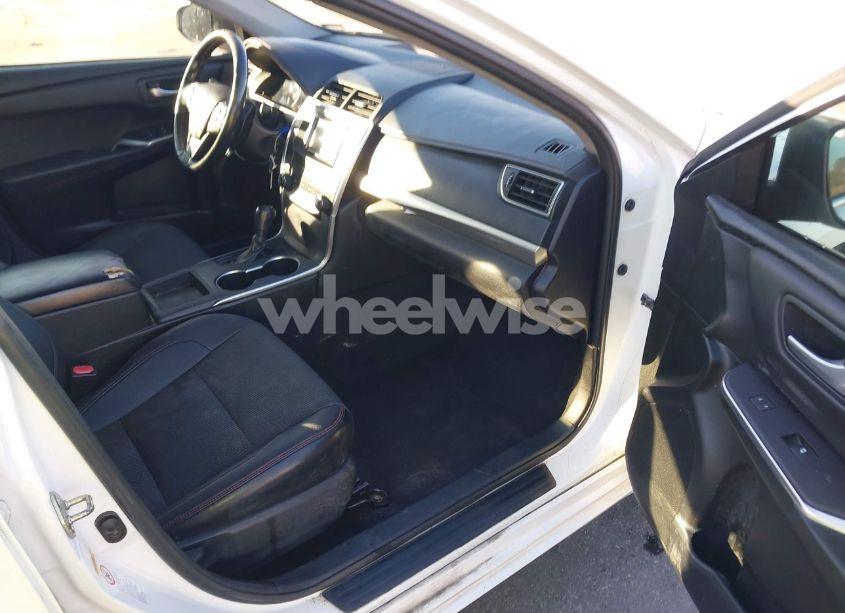 Photo 5 of 2016 Toyota Camry SE (VIN 4T1BF1FK5GU231139)