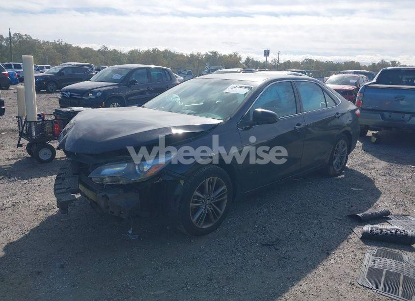 Photo 2 of 2016 Toyota Camry SE (VIN 4T1BF1FK5GU239872)