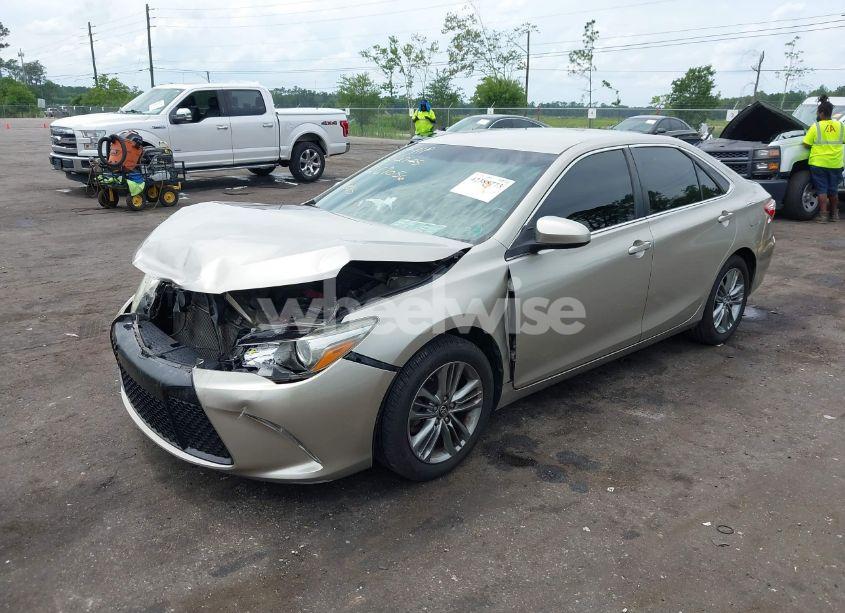 Photo 2 of 2016 Toyota Camry SE (VIN 4T1BF1FK5GU267056)