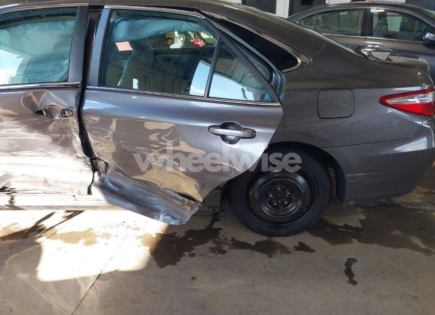 Photo 18 of 2016 Toyota Camry LE (VIN 4T1BF1FK5GU511059)