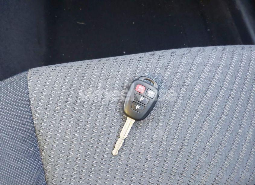 Photo 11 of 2016 Toyota Camry LE (VIN 4T1BF1FK5GU526094)