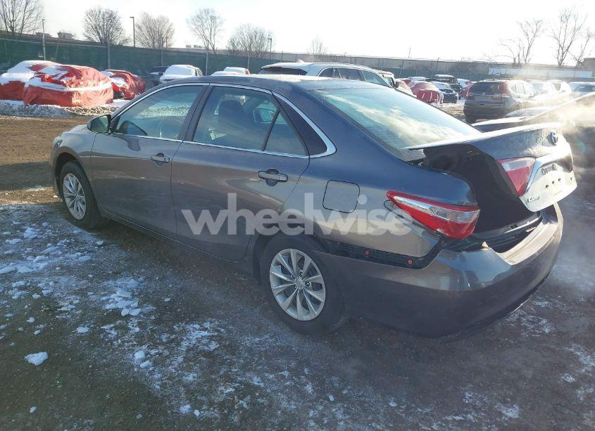 Photo 3 of 2016 Toyota Camry LE (VIN 4T1BF1FK5GU526094)