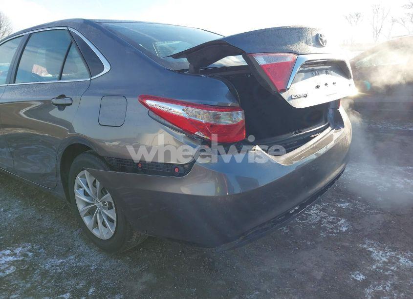 Photo 6 of 2016 Toyota Camry LE (VIN 4T1BF1FK5GU526094)