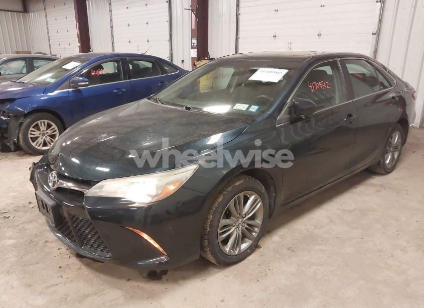 Photo 2 of 2016 Toyota Camry SE (VIN 4T1BF1FK5GU527312)