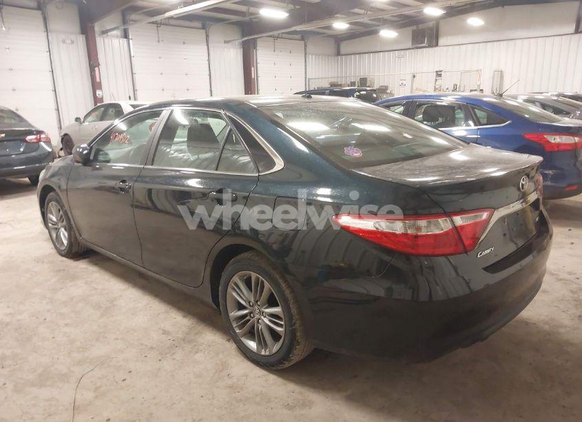 Photo 3 of 2016 Toyota Camry SE (VIN 4T1BF1FK5GU527312)