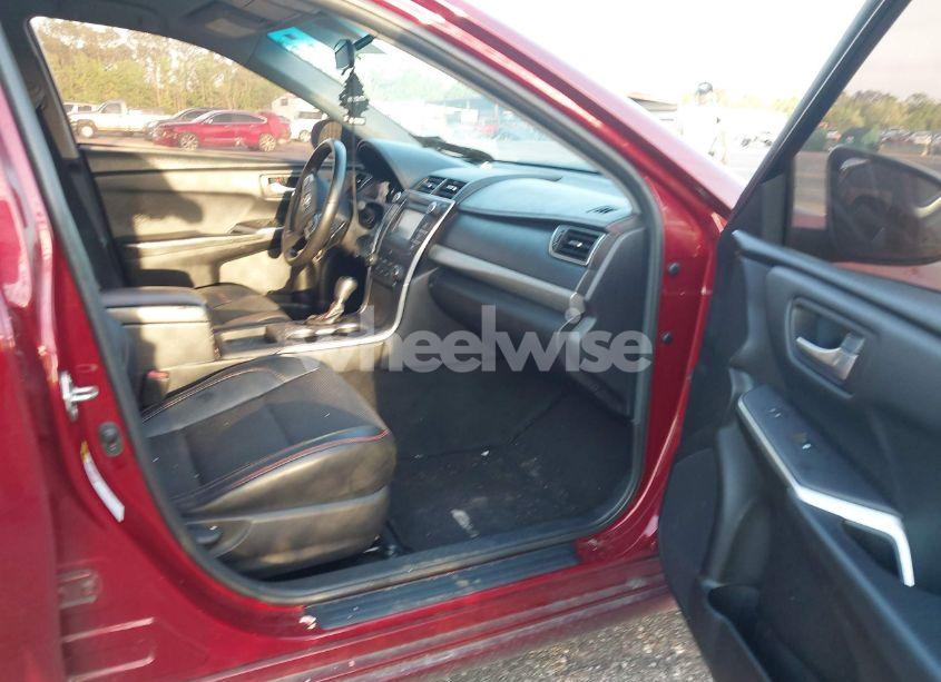 Photo 5 of 2016 Toyota Camry SE (VIN 4T1BF1FK5GU549486)