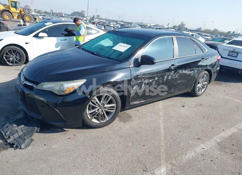 Photo 2 of 2016 Toyota Camry SE (VIN 4T1BF1FK5GU550542)