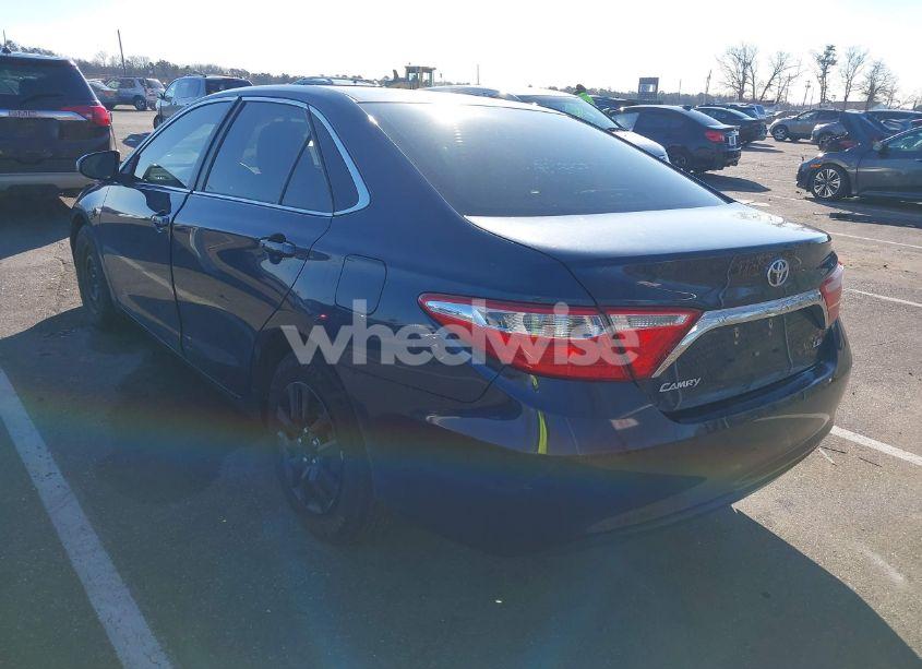 Photo 3 of 2016 Toyota Camry LE (VIN 4T1BF1FK5GU558317)