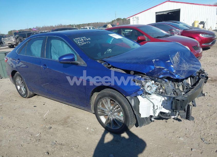 2016 Toyota Camry SE (VIN 4T1BF1FK5GU564117) main photo